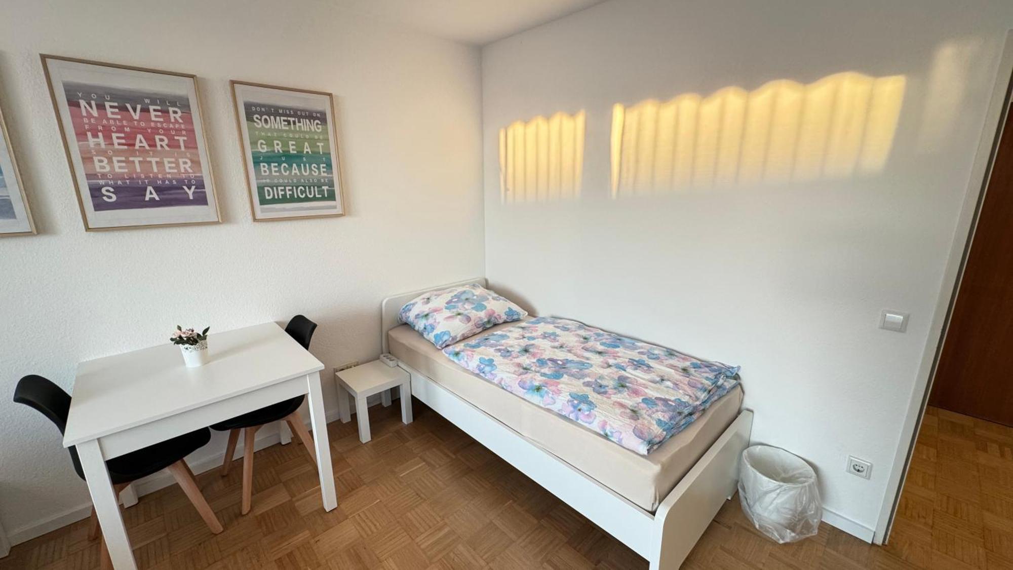 Monteur & Messezimmer Ratingen-Duesseldorf Eksteriør bilde