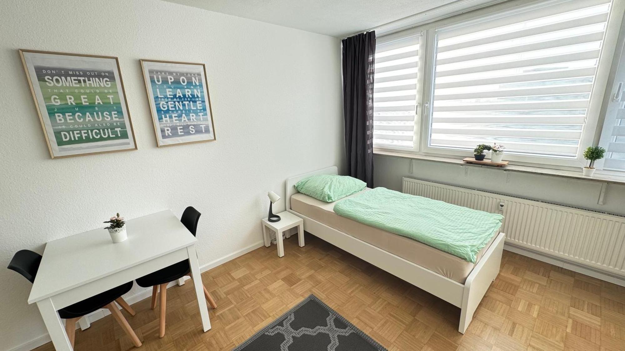 Monteur & Messezimmer Ratingen-Duesseldorf Eksteriør bilde